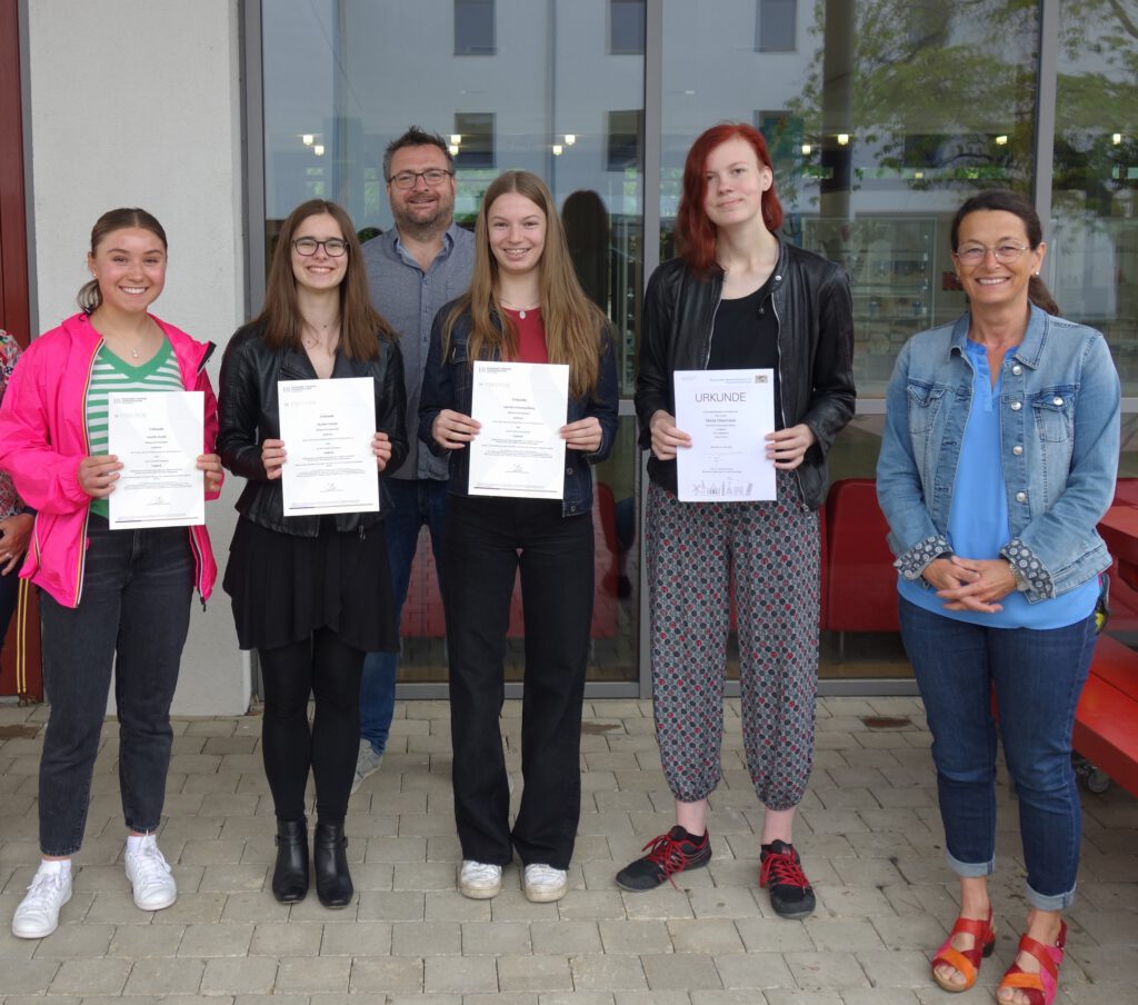 Donau-Gymnasium Kelheim – Seite 4 – Naturwissenschaftlich ...